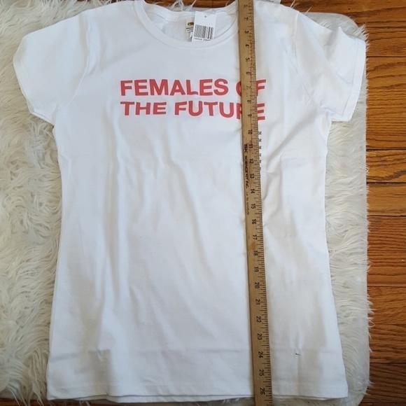Females of the future graphic tee - Picture 2 of 5